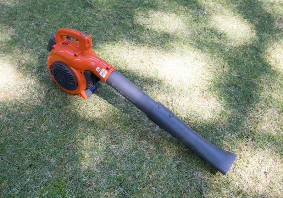 gas leaf blower