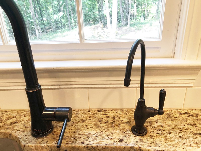 Bronze water faucet for kitchen